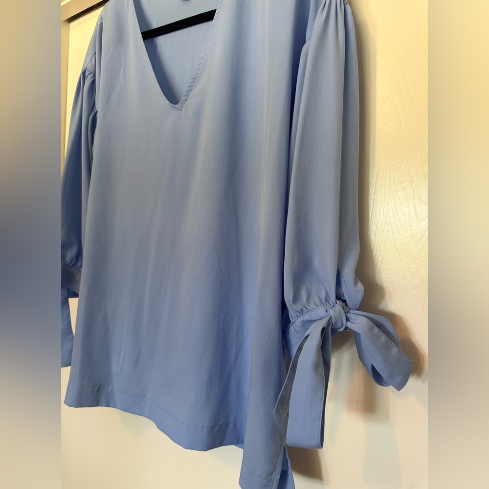 Ann Taylor V-Neck Blouse with Tied Bow Sleeves in Beautiful Sky Blue - Picture 4 of 8